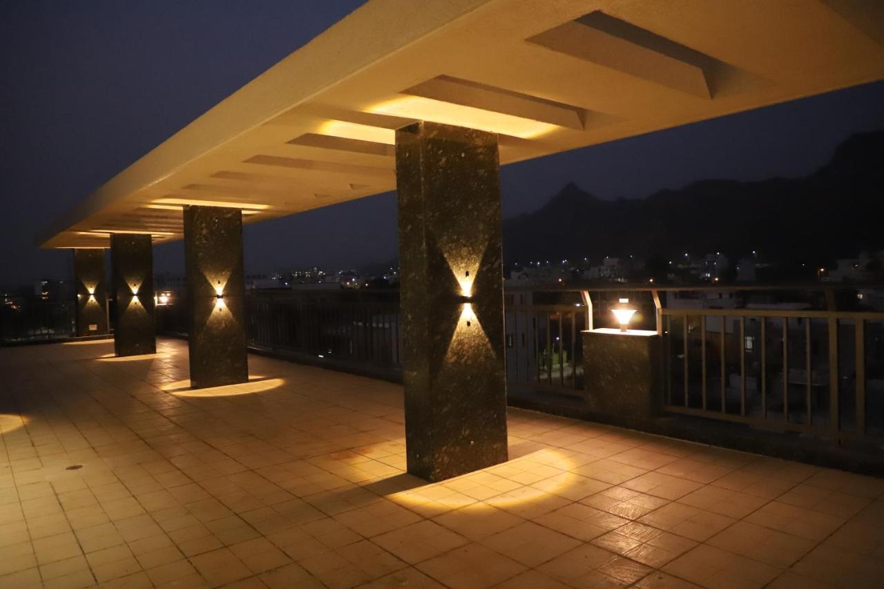 Clover Inn Udaipur Eksteriør billede
