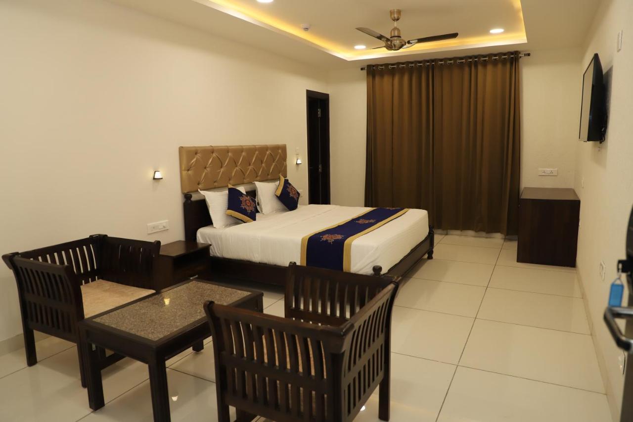 Clover Inn Udaipur Eksteriør billede