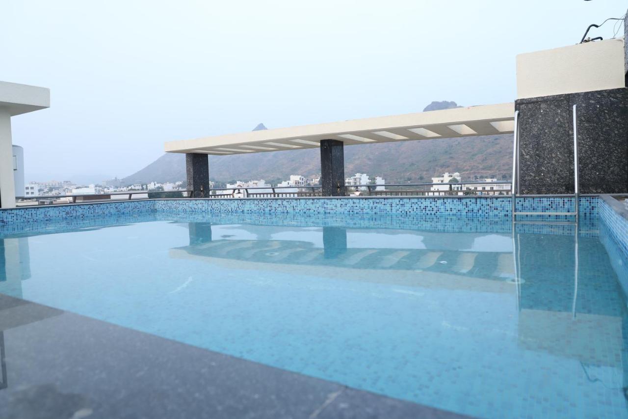 Clover Inn Udaipur Eksteriør billede
