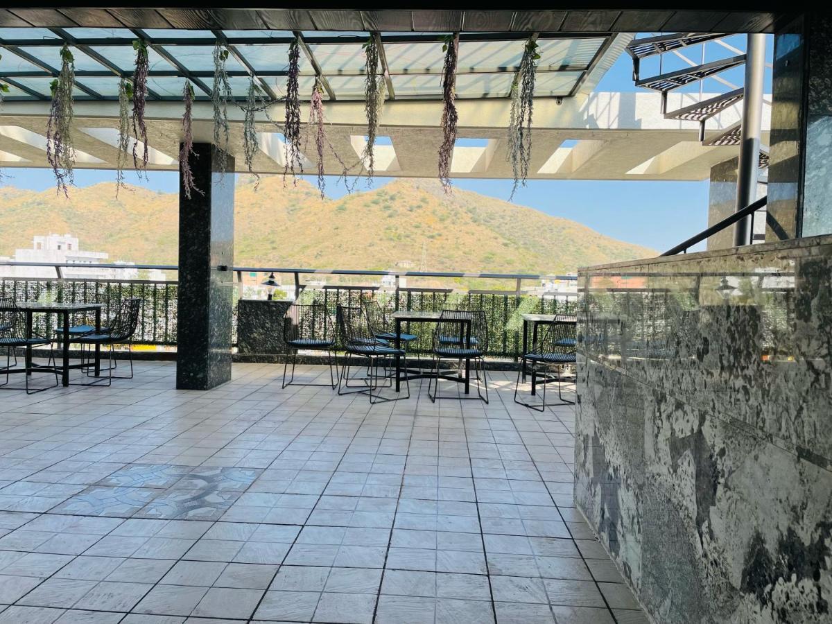Clover Inn Udaipur Eksteriør billede