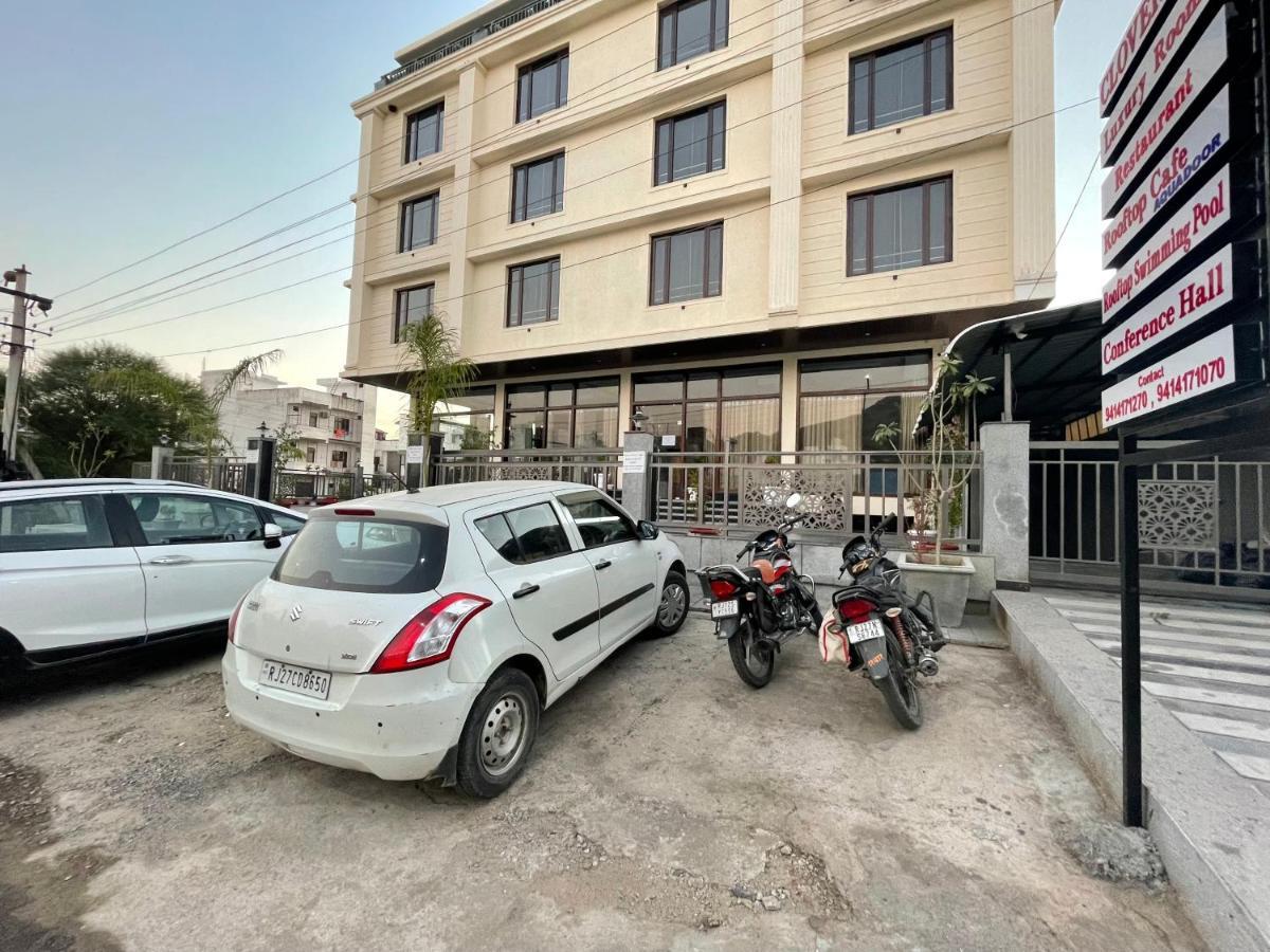 Clover Inn Udaipur Eksteriør billede