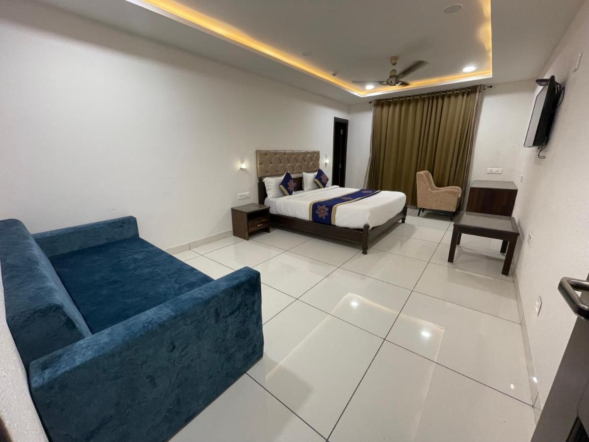 Clover Inn Udaipur Eksteriør billede