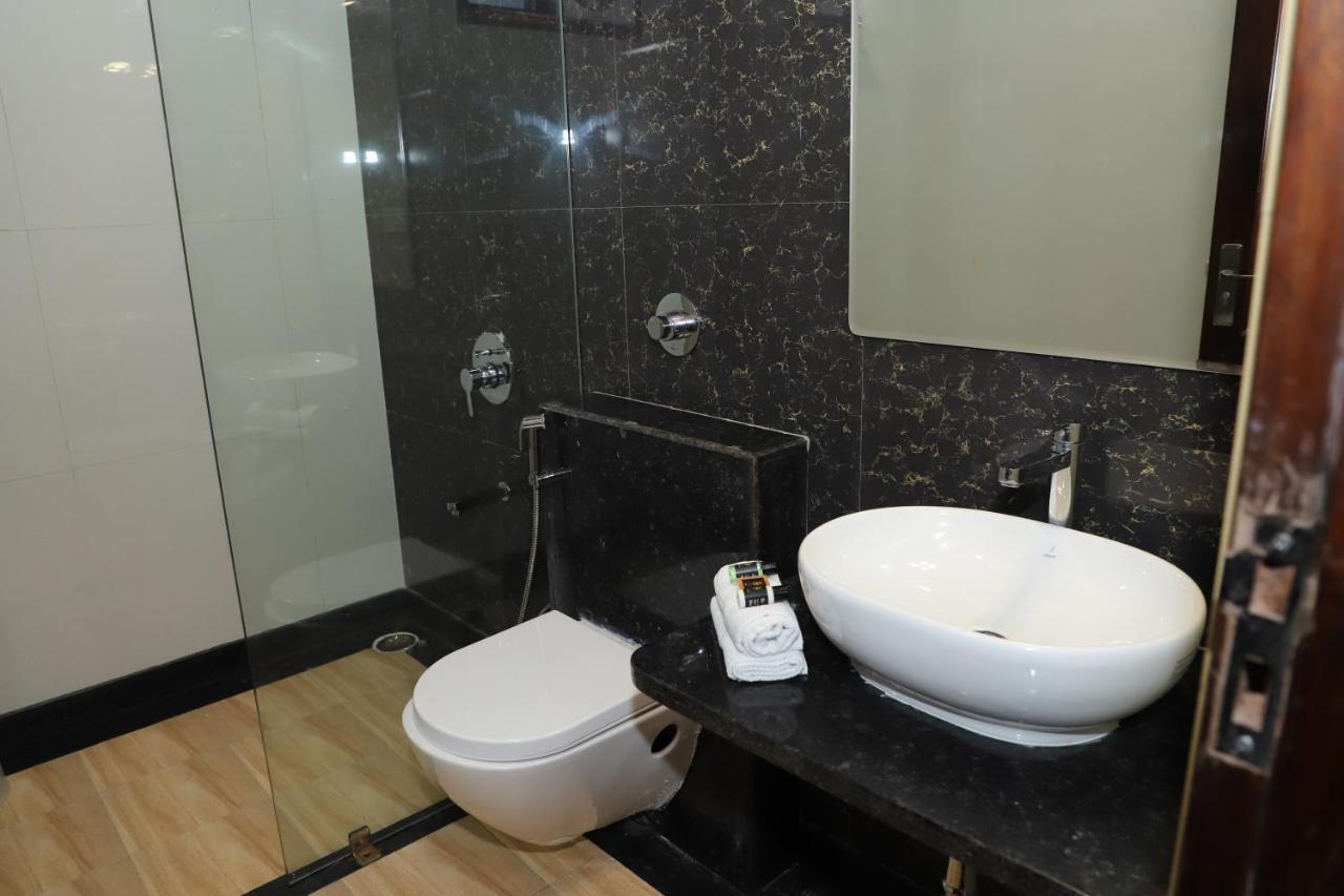 Clover Inn Udaipur Eksteriør billede